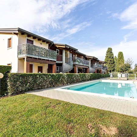 קסטלנואובו דל גארדה Residence La Corte Near Gardaland מראה חיצוני תמונה
