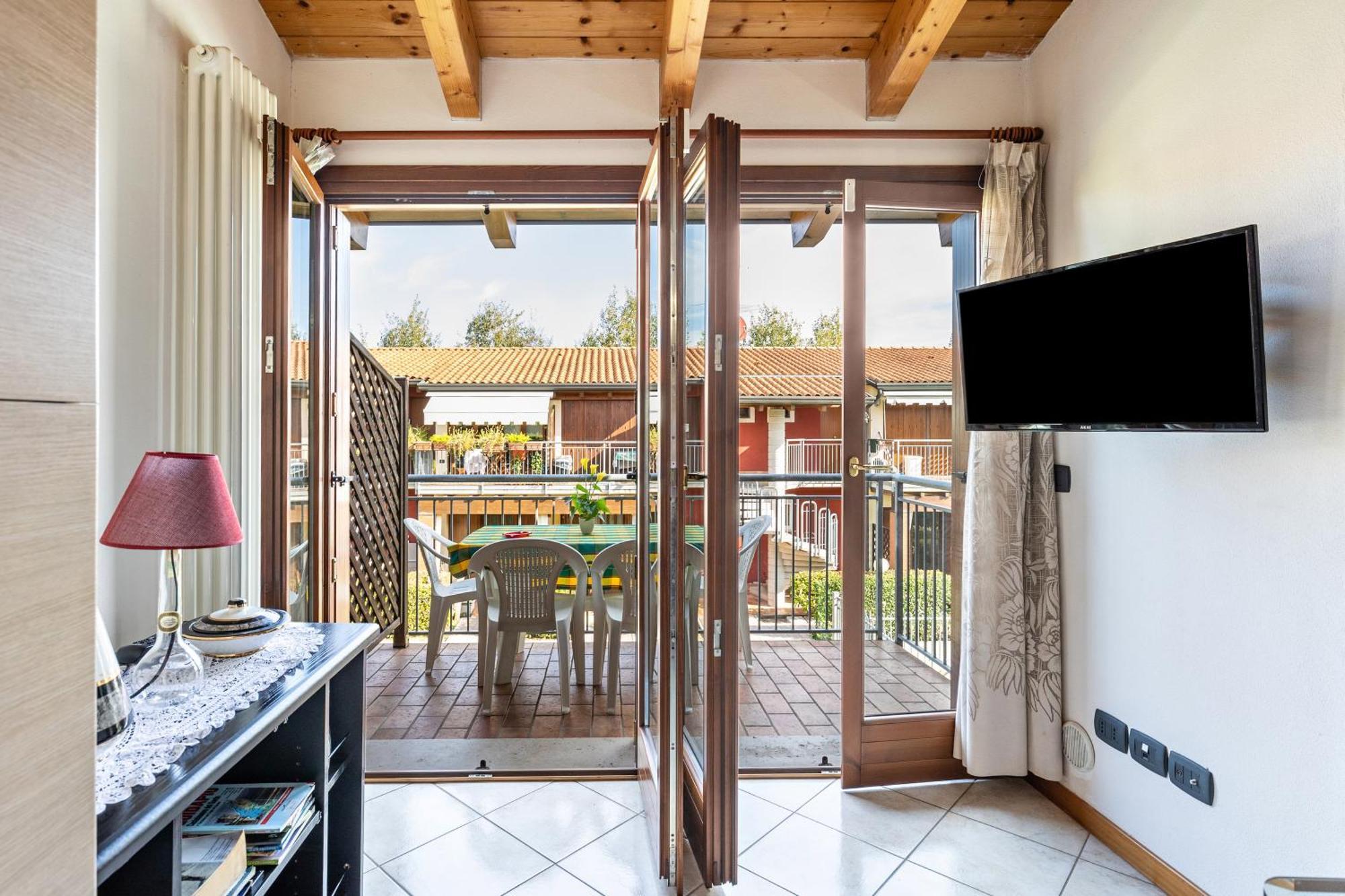 קסטלנואובו דל גארדה Residence La Corte Near Gardaland מראה חיצוני תמונה