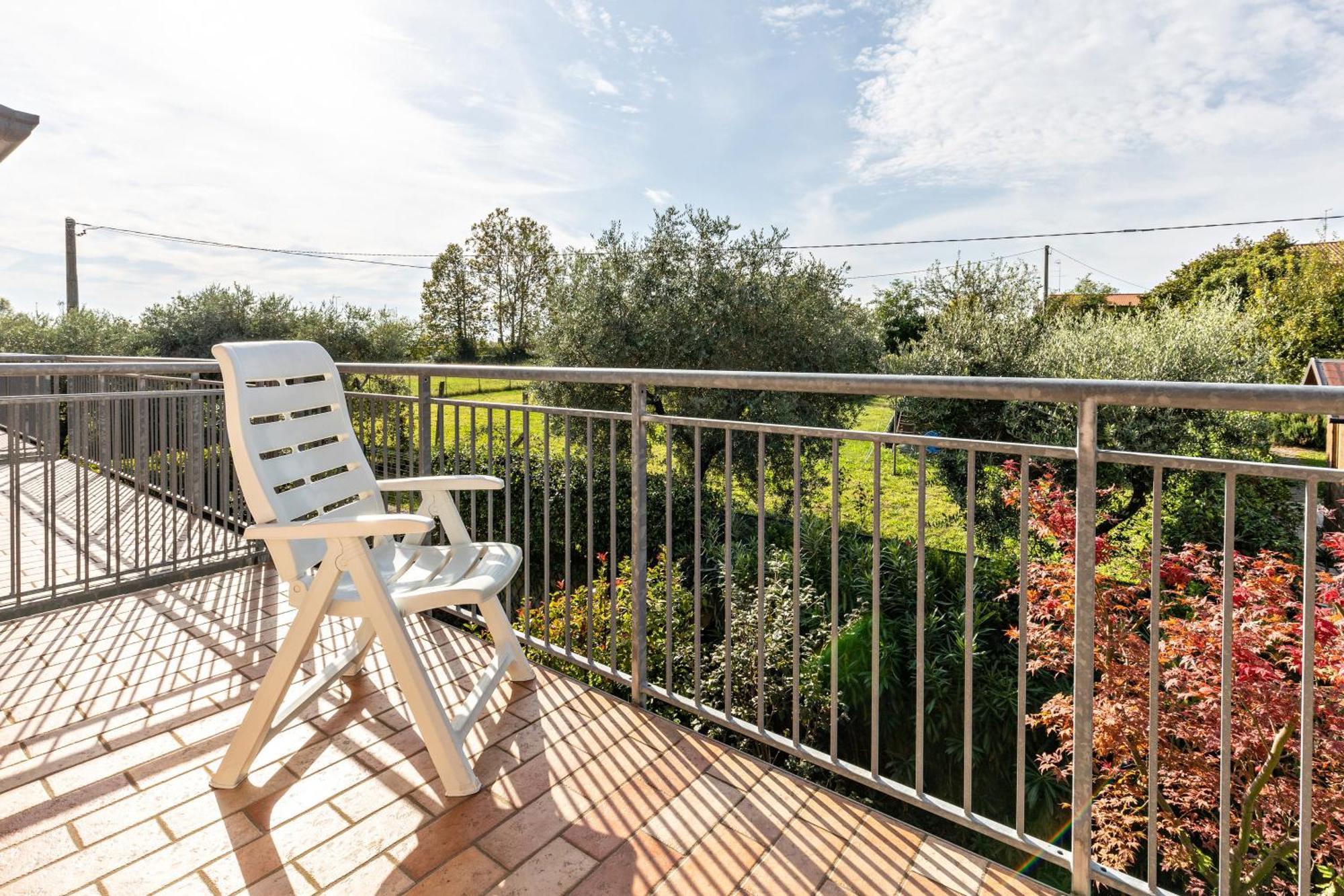 קסטלנואובו דל גארדה Residence La Corte Near Gardaland מראה חיצוני תמונה